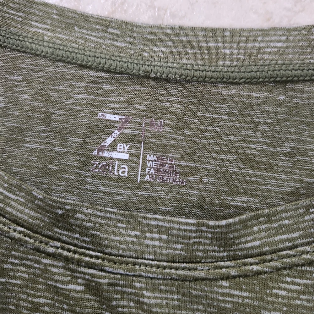 Z By Zella Cropped Athletic Top - Size Medium - Picture 2 of 10